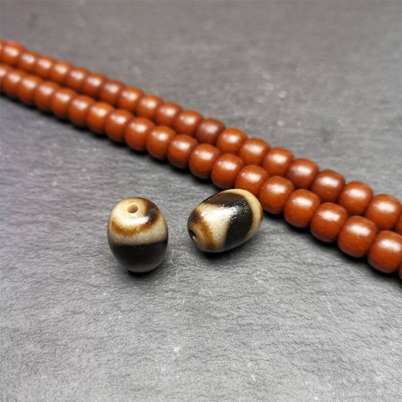 Gandhanra Pair of Tibetan Tiger Tooth Dzi Spacer Marker Beads for Mala,Necklace,0.51"