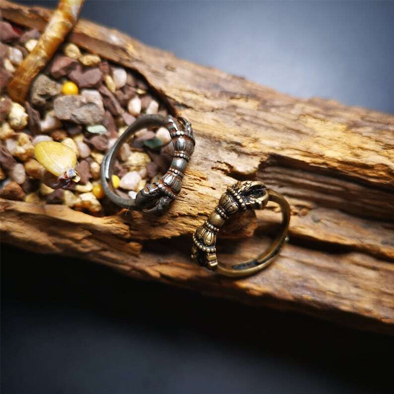 Vajra Ring,Buddhist Protection Jewelry 2.16" - Tibetan Buddhist vajra, front view