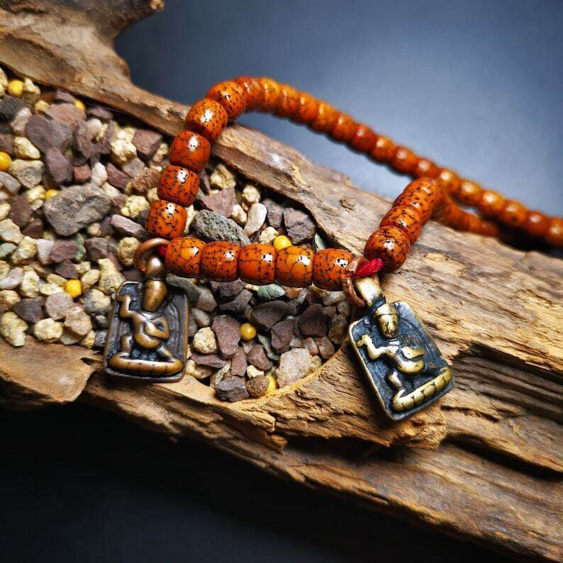 Mala Amulet Pendant,Vajrapani Mantra Dot Prayer Beads Accessories - Tibetan Buddhist mala beads, detailed view