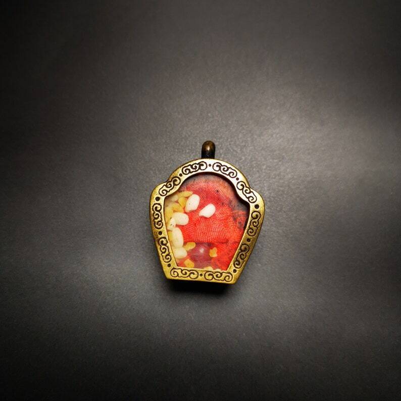 Gau Ghau Shrine, Altar Amulet Pendant