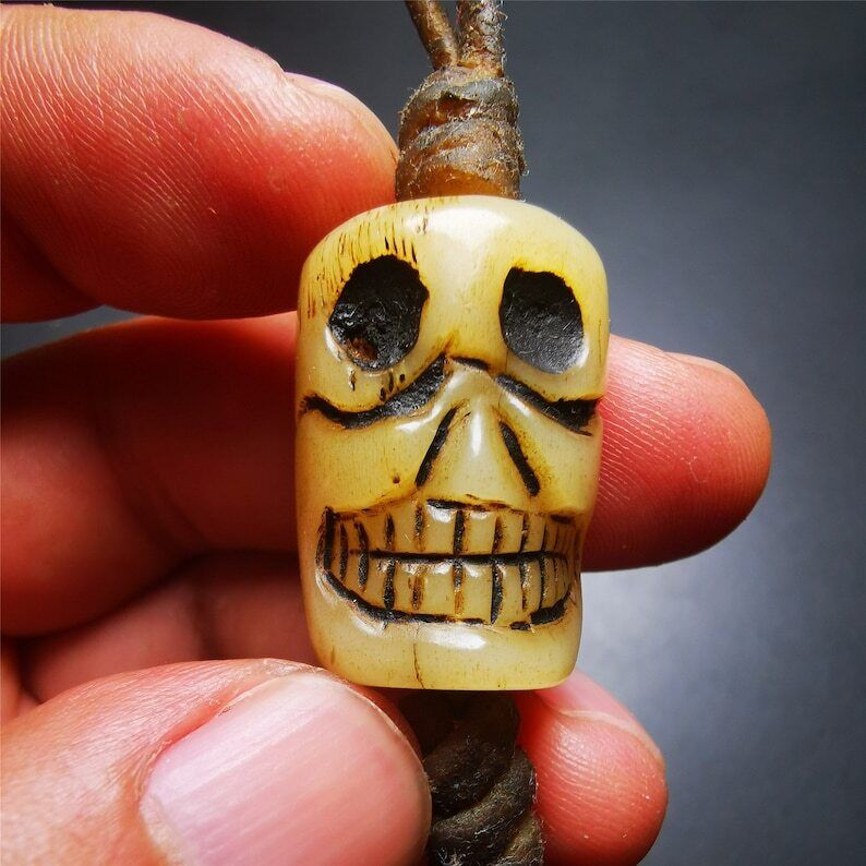 Gandhanra Tibetan Buddhism Amulet,Yak Bone Carved Skull Citipati Pendant