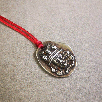 Mala Pendant,Drashi Lhamo Amulet for Prayer Beads - Tibetan Buddhist mala beads, close-up detail