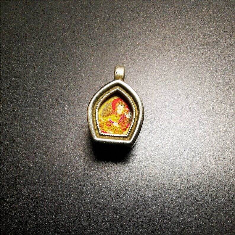 Gau Ghau Shrine,Amulet Pendant - Tibetan Buddhist amulet, size reference