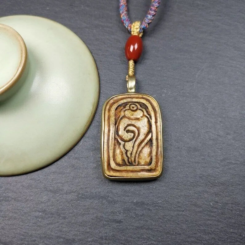 Conch Shell Shankha Kapala Pendant ,Gandhanra Old Tibetan Buddhism Amulet,46mm × 25mm