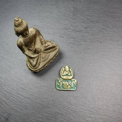 Gandhanra Antique Tibetan Buddhist Amulet,Chenrezig Pendant Badge with Mantra Om Mani Padme Hum,30 Years Old