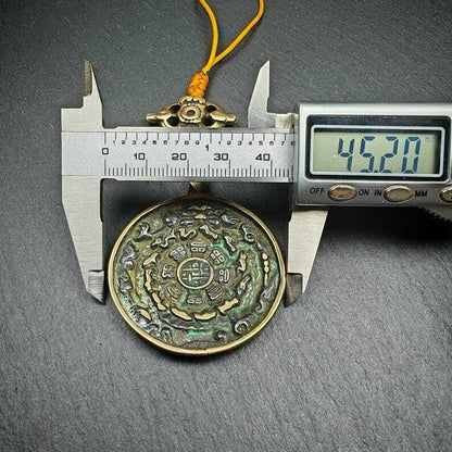 Amulet Sipaho Badge - Melong Mirror Calendar,45mm