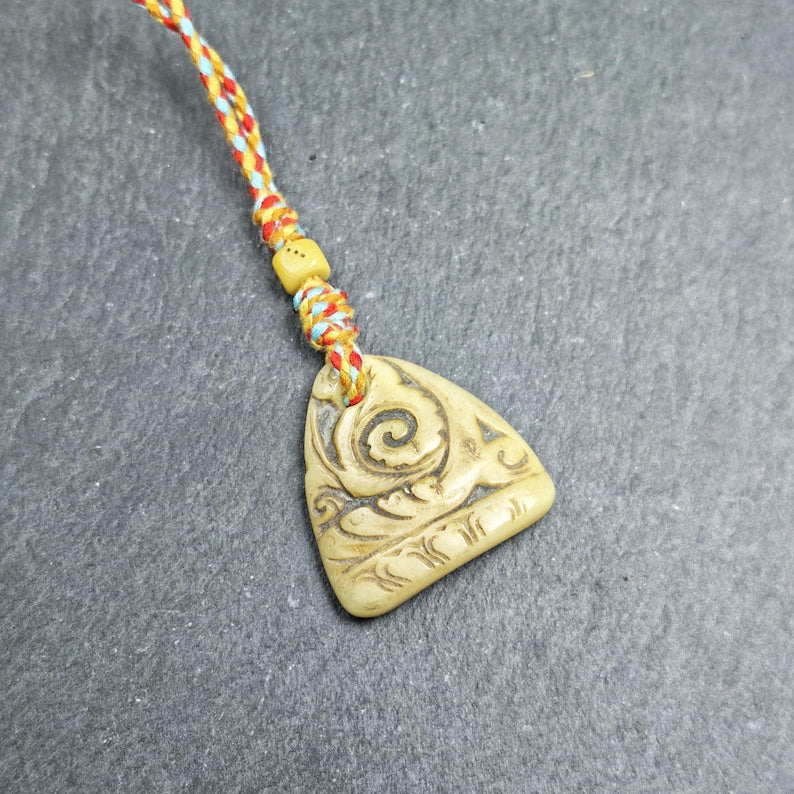 Auspicious Spiral - Eternal Bliss - Hand-carved Tibetan Amulet - Protective Charm for Keychain / Bag Hanging - 32mm