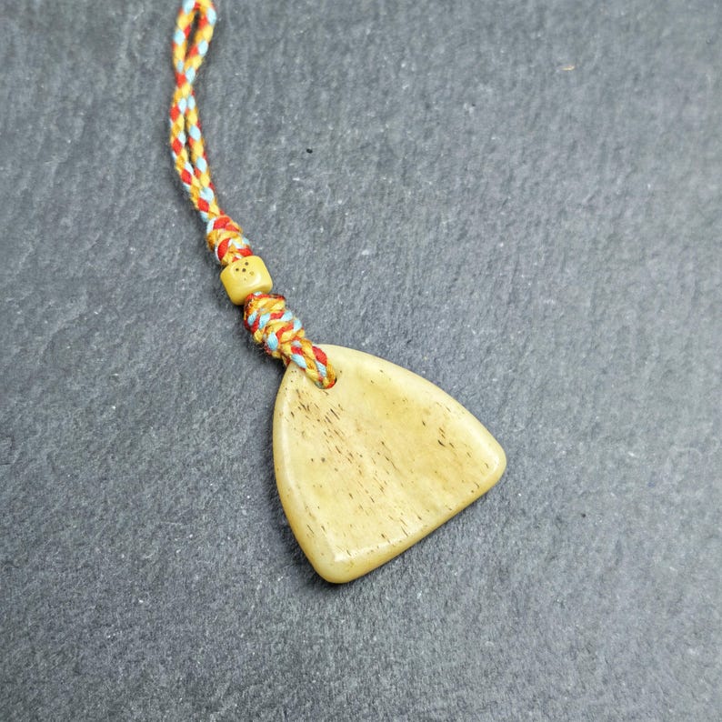 Auspicious Spiral - Eternal Bliss - Hand-carved Tibetan Amulet - Protective Charm for Keychain / Bag Hanging - 32mm