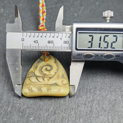 Auspicious Spiral - Eternal Bliss - Hand-carved Tibetan Amulet - Protective Charm for Keychain / Bag Hanging - 32mm