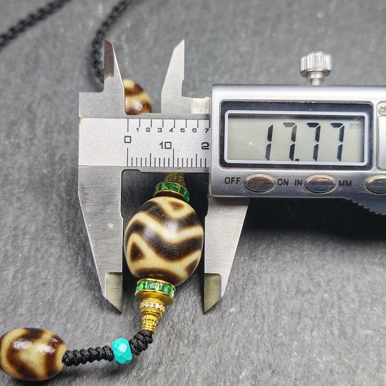 Authentic Dalo Dzi Bead Necklace - Round Wave Dzi + Tiger Tooth Dzi | Tibetan Jewelry | Protection Charm | Spiritual Gift | 20*17mm