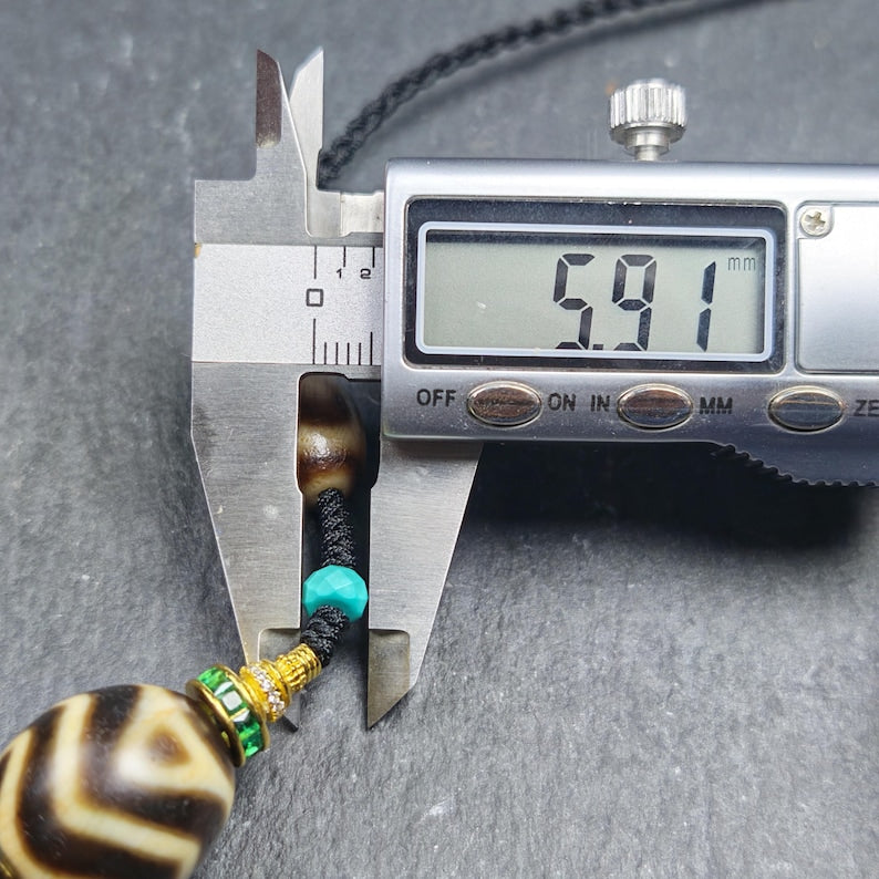 Authentic Dalo Dzi Bead Necklace - Round Wave Dzi + Tiger Tooth Dzi | Tibetan Jewelry | Protection Charm | Spiritual Gift | 20*17mm