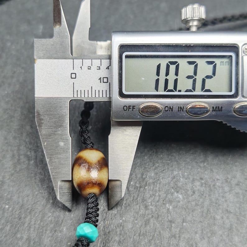 Authentic Dalo Dzi Bead Necklace - Round Wave Dzi + Tiger Tooth Dzi | Tibetan Jewelry | Protection Charm | Spiritual Gift | 20*17mm