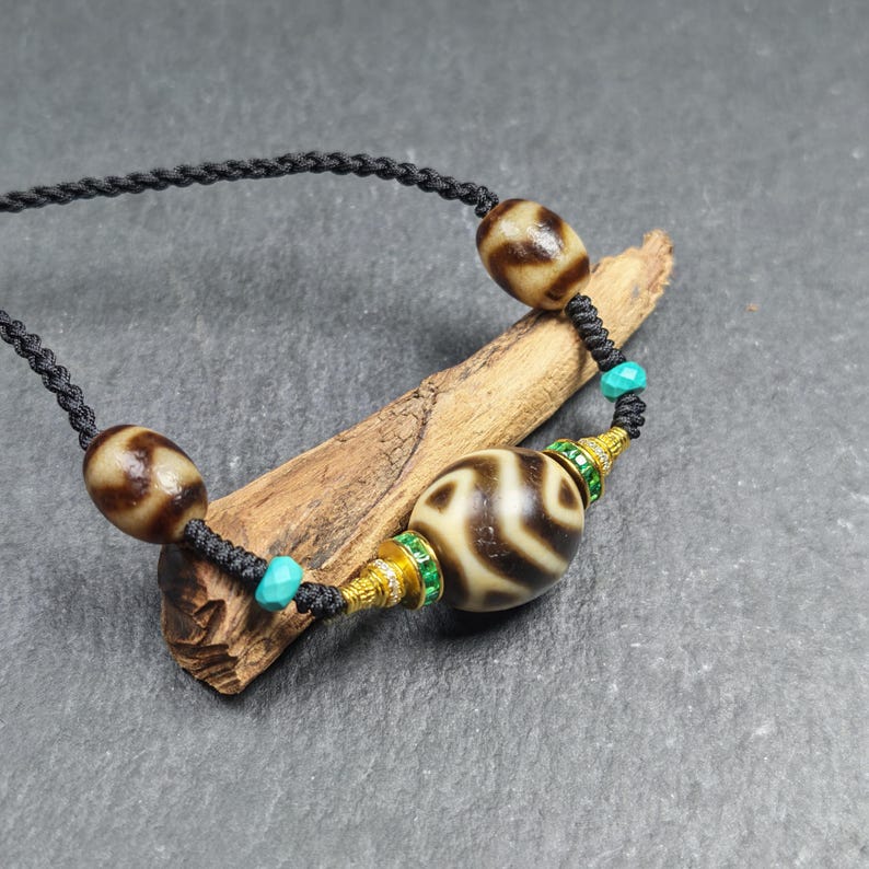 Authentic Dalo Dzi Bead Necklace - Round Wave Dzi + Tiger Tooth Dzi | Tibetan Jewelry | Protection Charm | Spiritual Gift | 20*17mm