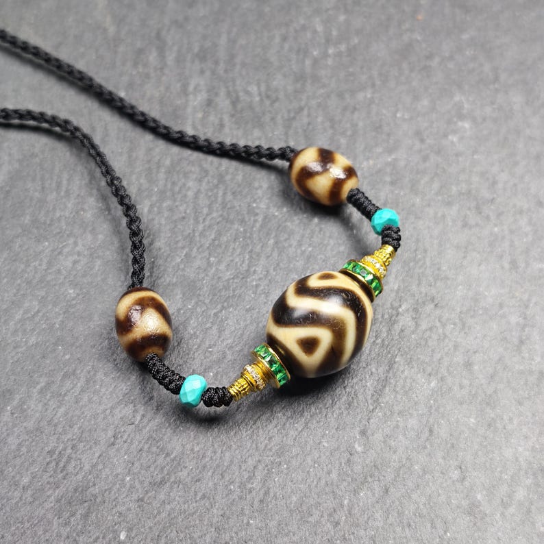 Authentic Dalo Dzi Bead Necklace - Round Wave Dzi + Tiger Tooth Dzi | Tibetan Jewelry | Protection Charm | Spiritual Gift | 20*17mm