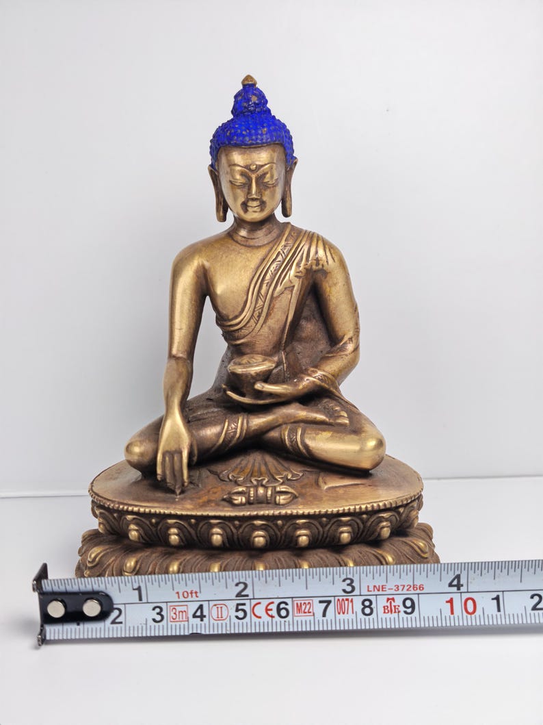 Authentic Shakyamuni Statue - Scared Tibetan Statue - Fully Consecrated and Blessed - Spiritual Decor - 60 Years Old - 13cm Height