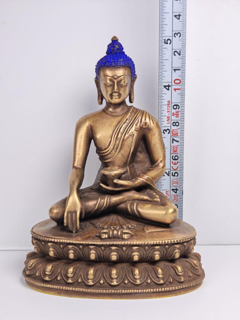 Authentic Shakyamuni Statue - Scared Tibetan Statue - Fully Consecrated and Blessed - Spiritual Decor - 60 Years Old - 13cm Height