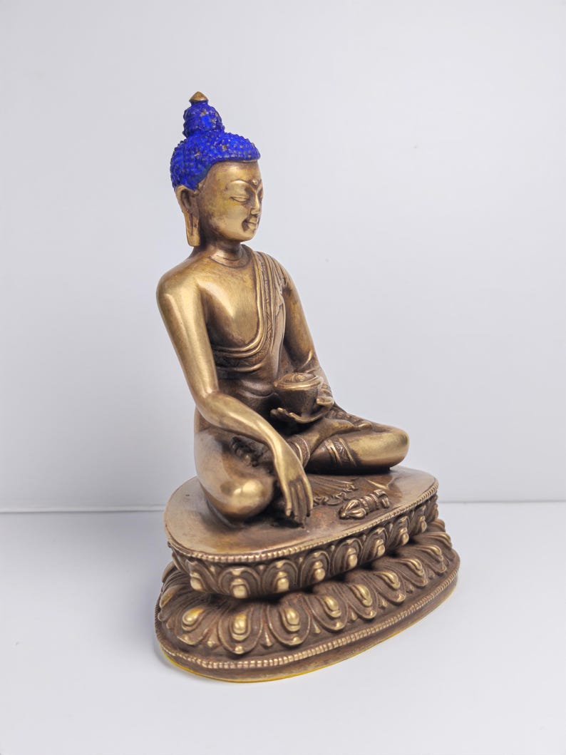 Authentic Shakyamuni Statue - Scared Tibetan Statue - Fully Consecrated and Blessed - Spiritual Decor - 60 Years Old - 13cm Height