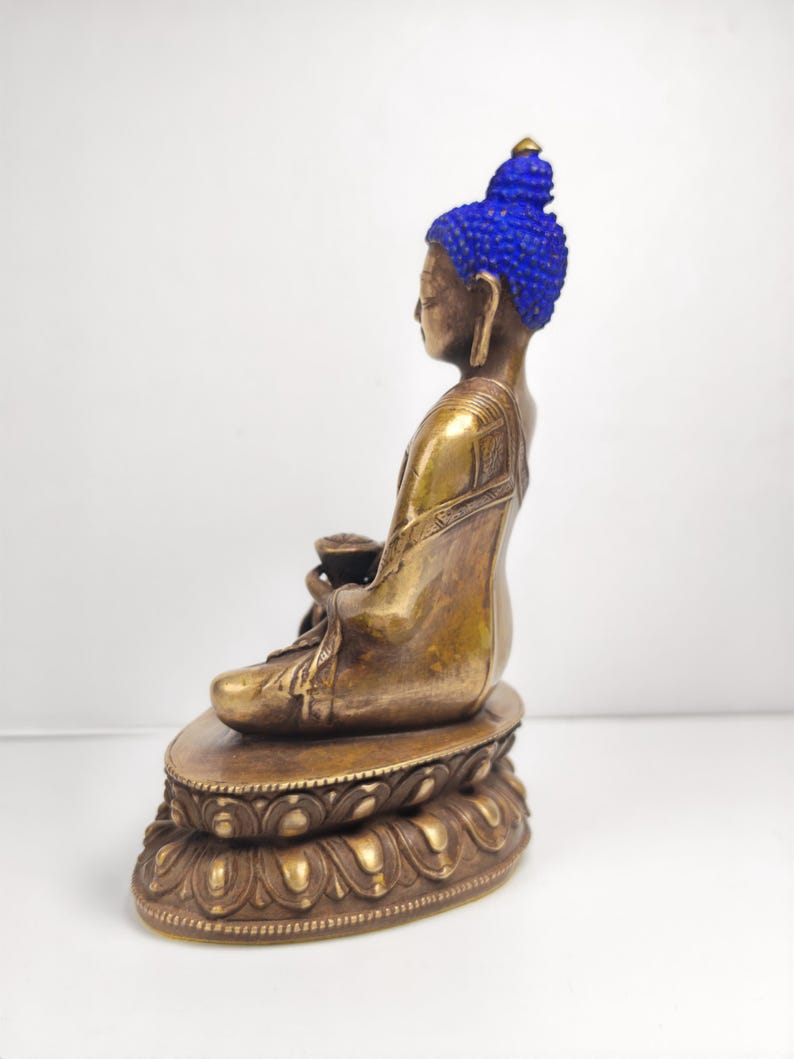 Authentic Shakyamuni Statue - Scared Tibetan Statue - Fully Consecrated and Blessed - Spiritual Decor - 60 Years Old - 13cm Height