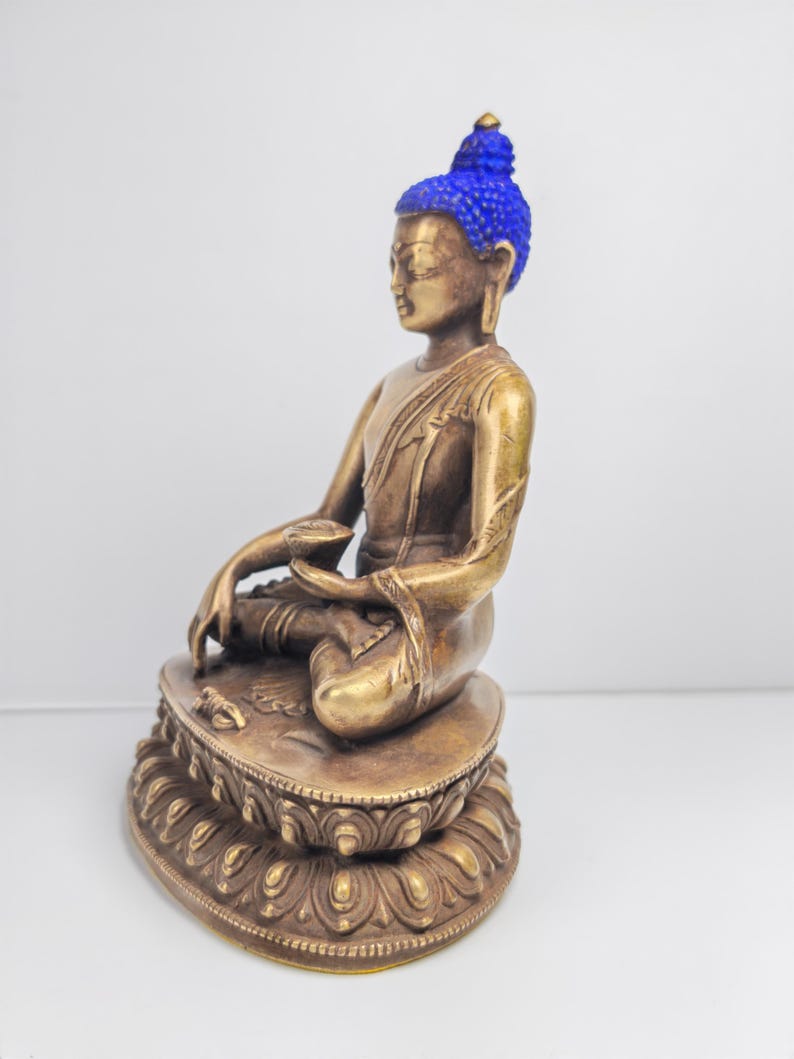 Authentic Shakyamuni Statue - Scared Tibetan Statue - Fully Consecrated and Blessed - Spiritual Decor - 60 Years Old - 13cm Height
