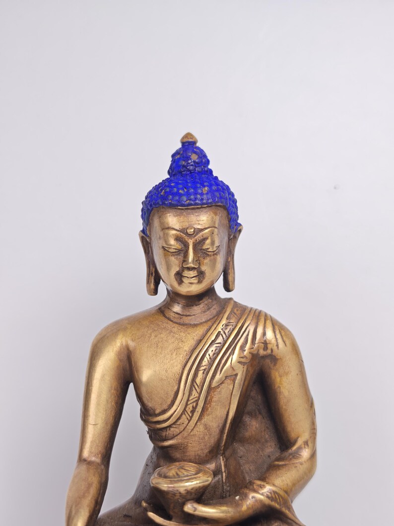 Authentic Shakyamuni Statue - Scared Tibetan Statue - Fully Consecrated and Blessed - Spiritual Decor - 60 Years Old - 13cm Height