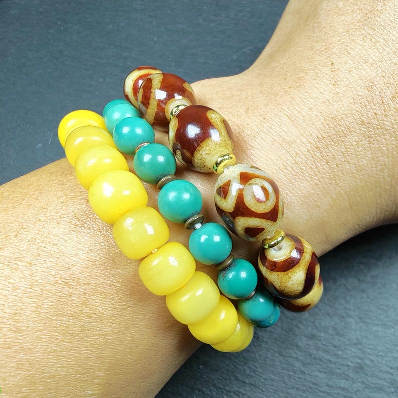 Authentic Tibetan Fire Agate Dzi Beads Wrist Mala - 14× 12mm Red Dzi Bracelet