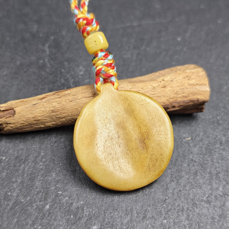 Eternal Knot - Endless Knot - Lucky Knot - Hand-carved Tibetan Amulet - Protective Charm for Keychain / Bag Hanging - 30mm