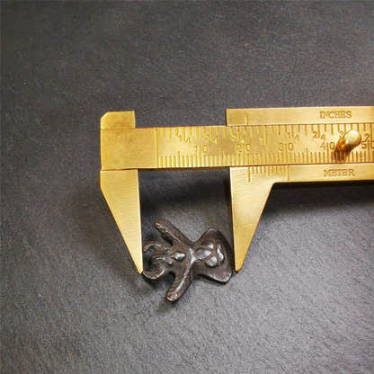 Garuda Amulet - 0.79" - Tibetan Buddhist amulet, size reference