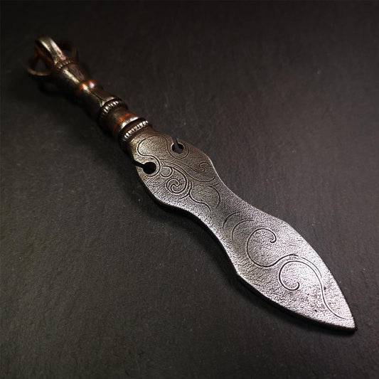 This phurba kila is handmade by Tibetan craftsmen from Tibet in 2000's,from Hepo Town, Baiyu County, the birthplace of the famous Tibetan handicrafts.  It's a kila dagger,made of cold iron, carved cloud pattern, inlaid red copper, and the half vajra on the handle,very delicate.