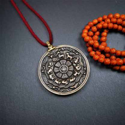 This type of unique sipaho badge was collected from Jiegu Monastery, made for devotees at an important puja,about 50 years old. It is round shape,made of lima brass,diameter is 2.6 inches. The pattern is SIPAHO,a vajra hanging ring inlaid on the top.