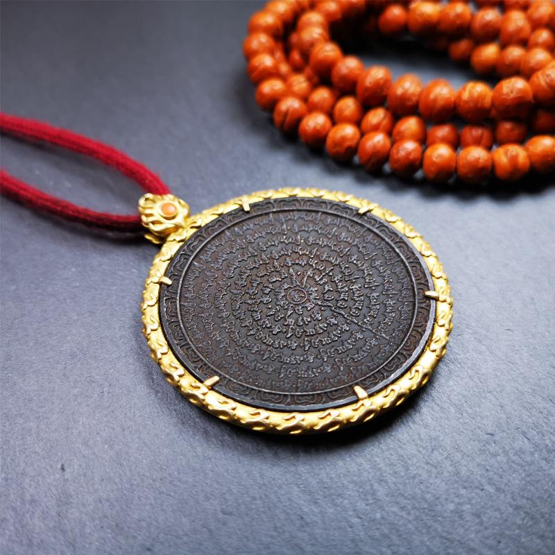 Om Melong Amulet 2.52" - Tibetan Buddhist amulet, close-up detail