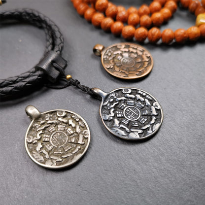This type of sipaho badge was made by Tibetan craftsmen and come from Hepo Town, Baiyu County, the birthplace of the famous Tibetan handicrafts. It is made of 3 materials,small size, diameter 1.0 inch. You can make it into a necklace, or a keychain