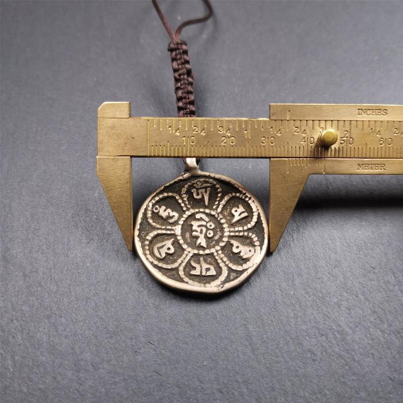 Chenrezig Om Melong 1.38" - Tibetan Buddhist art, size reference