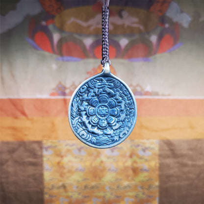 This type of sipaho badge was made by Tibetan craftsmen and come from Hepo Town, Baiyu County, the birthplace of the famous Tibetan handicrafts. It is made of lima brass,1.77 inch diameter,the front is Tibetan Budhist amulet symbol - Melong. 