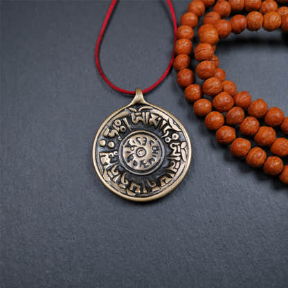 Chenrezig Om Melong Amulet 1.58" - Tibetan Buddhist amulet, detailed view