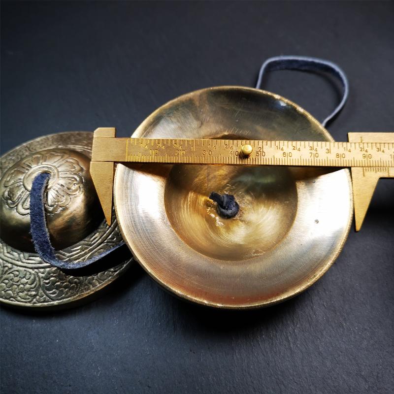 Bronze Tingsha Set - Cloud Pattern - 3.5" - Tibetan Buddhist art, size reference