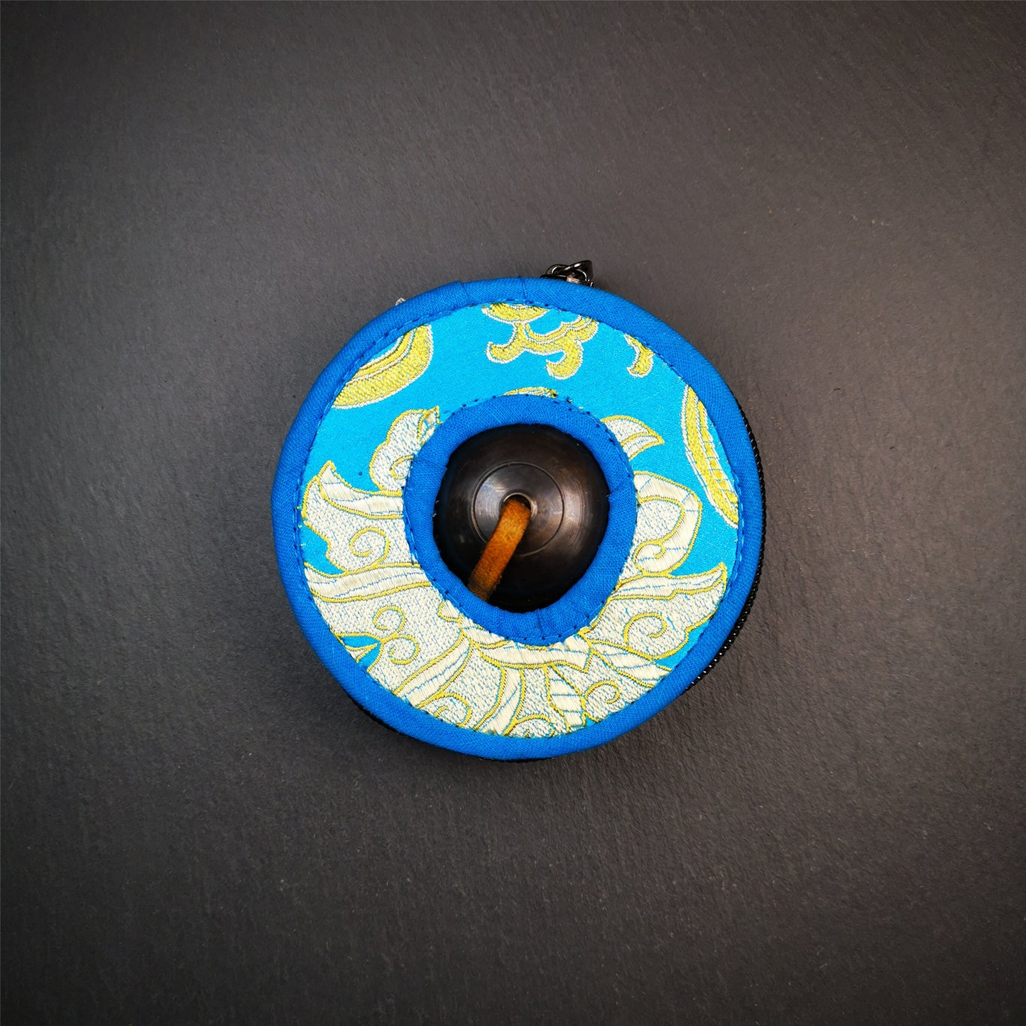 This tingsha bell set was handmade in Nepal,using traditional techniques and materials. It was made of bronze,special black color,8.5cm diameter,with pure, clear and resonant,good for meditation. Come with tingsha case.