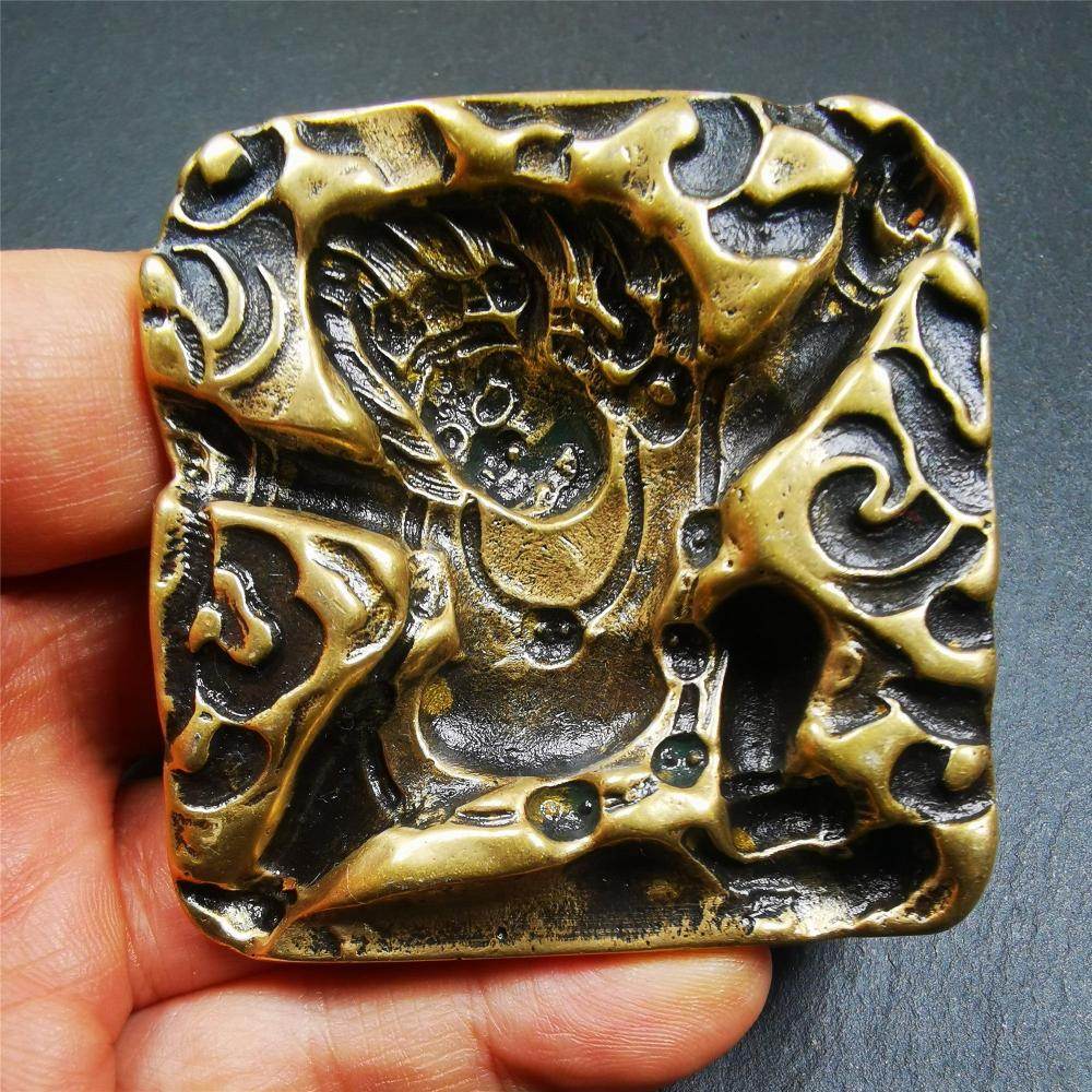 Old Vajrapani Tsa Tsa Mold 2.36“ - Tibetan tsa tsa mold, detailed view