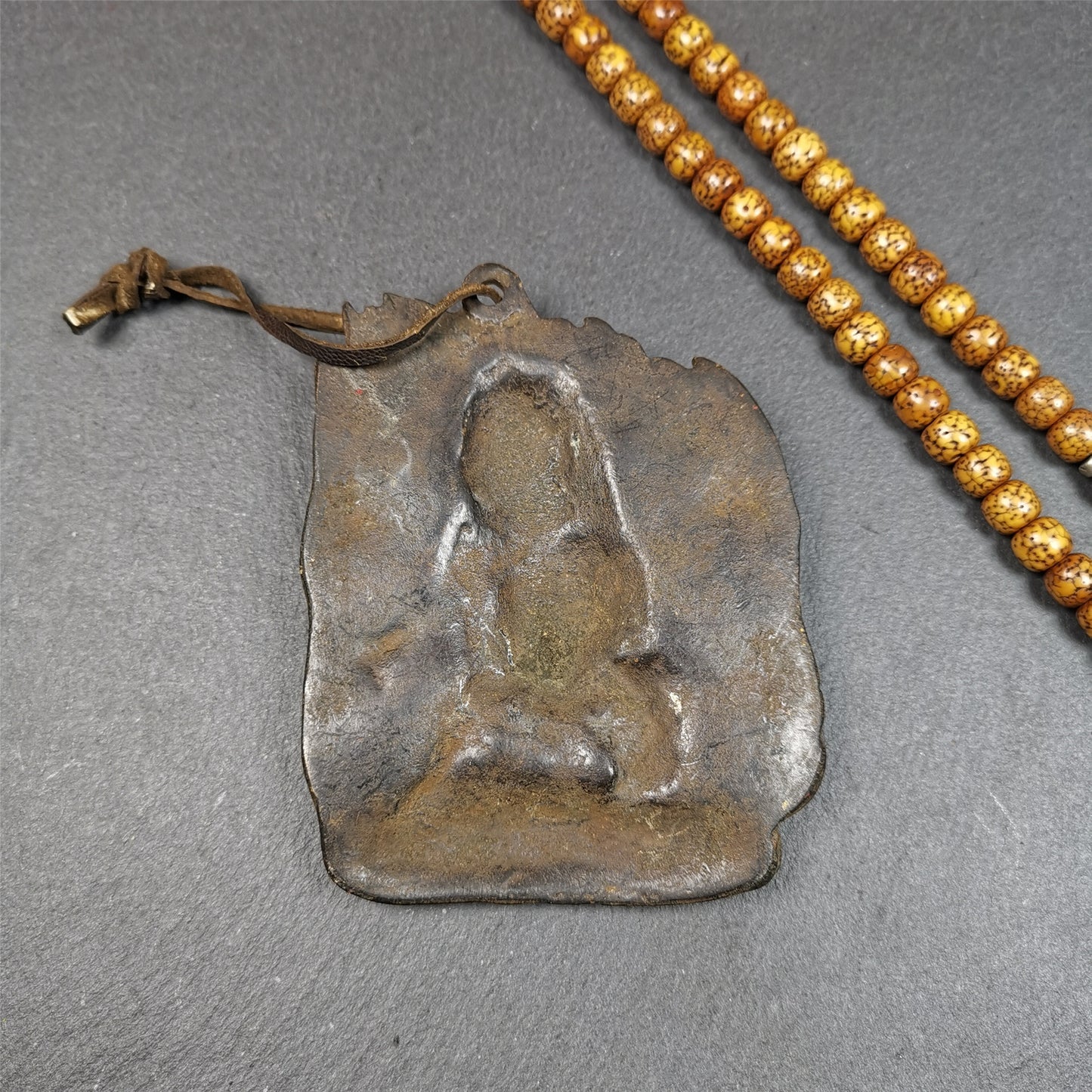 This Mahakala badge was collected from Jiegu Monastery,Tibet, about 40 years old. It is made of copper, painted with mineral pigments,height is 3.55 inches. Mahakala appears as a protector deity known as a dharmapala in Vajrayana Buddhism, particularly most Tibetan traditions as Citipati, and in Shingon Buddhism.