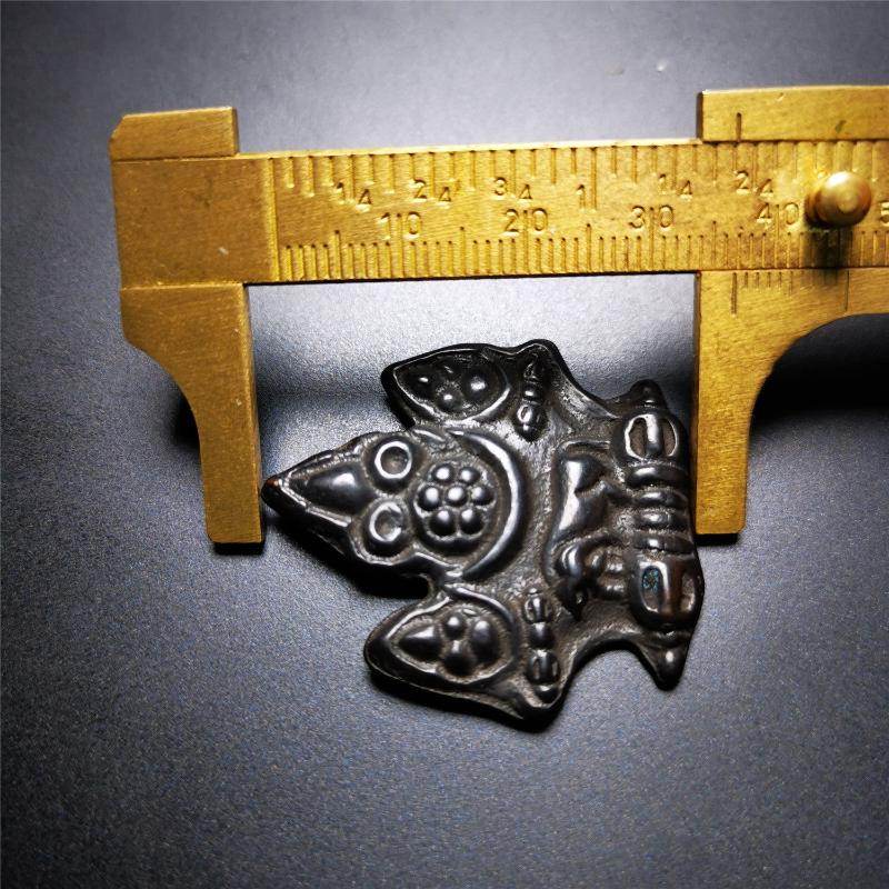 Mani Jewel Wish-Fulfilling Cintamani Badge - Tibetan Buddhist amulet, size reference