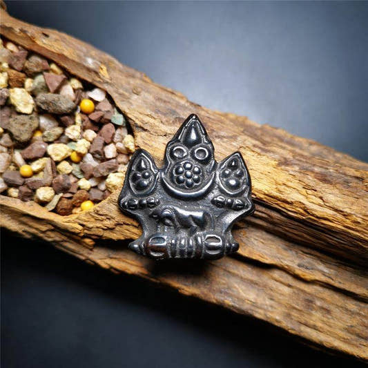 Mani Jewel Wish-Fulfilling Cintamani Badge - Tibetan Buddhist amulet, front view