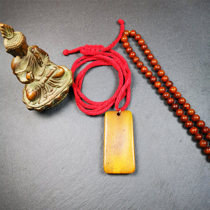 This beautiful bone carved Chitipati skull amulet is hand carved by Tibetan craftsmen . It is Masters of Sitavana, entirely hand-carved of yak bone,wears a crown with 3 skulls,size is 2.3 inches