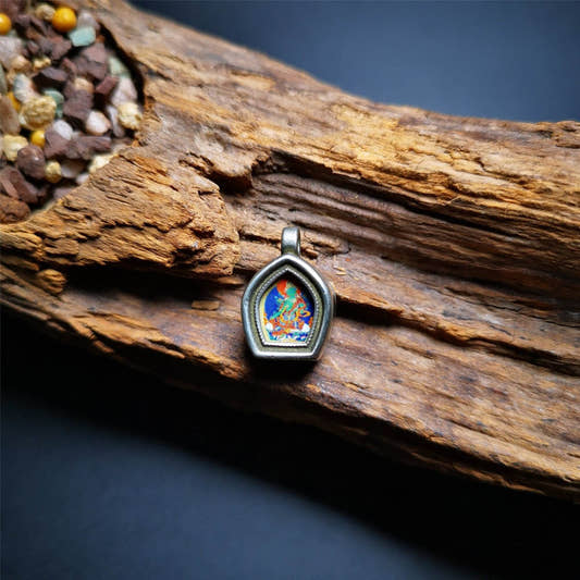Gau Ghau Shrine,Amulet Pendant - Tibetan Buddhist amulet, front view