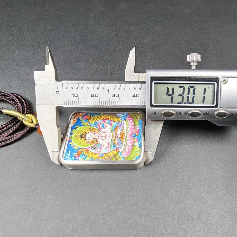 Hand-Painted Chenrezig Locket Thangka – Tibetan Gau Box Amulet Necklace