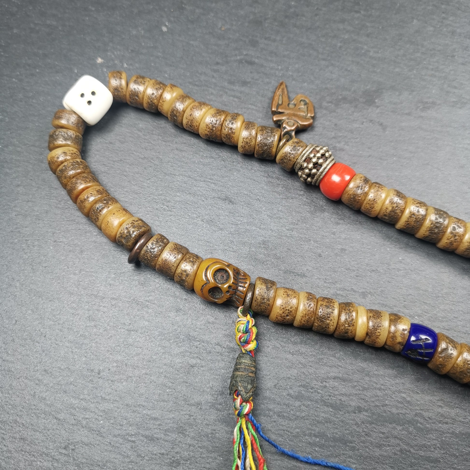 Gandhanra Old Tibetan Kapala Mala,Skull Bone Prayer Bead of Yachen Gar,collected from Nyingma Yachen Gar, and has been passed down since the 19th century,used and blessed by lamas.Comes from the master of sky burial, made according to traditional rituals, and accessories are gradually added,collection level.