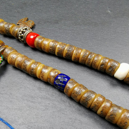 Gandhanra Old Tibetan Kapala Mala,Skull Bone Prayer Bead of Yachen Gar,collected from Nyingma Yachen Gar, and has been passed down since the 19th century,used and blessed by lamas.Comes from the master of sky burial, made according to traditional rituals, and accessories are gradually added,collection level.