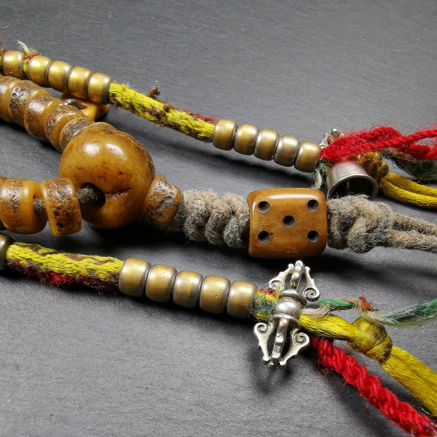 Gandhanra Old Tibetan Kapala Mala,Skull Bone Prayer Bead of Yachen Gar,collected from Nyingma Yachen Gar, and has been passed down since the 19th century,used and blessed by lamas.Comes from the master of sky burial, made according to traditional rituals, and accessories are gradually added,collection level.