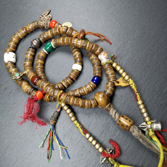 Gandhanra Old Tibetan Kapala Mala,Skull Bone Prayer Bead of Yachen Gar,collected from Nyingma Yachen Gar, and has been passed down since the 19th century,used and blessed by lamas.Comes from the master of sky burial, made according to traditional rituals, and accessories are gradually added,collection level.