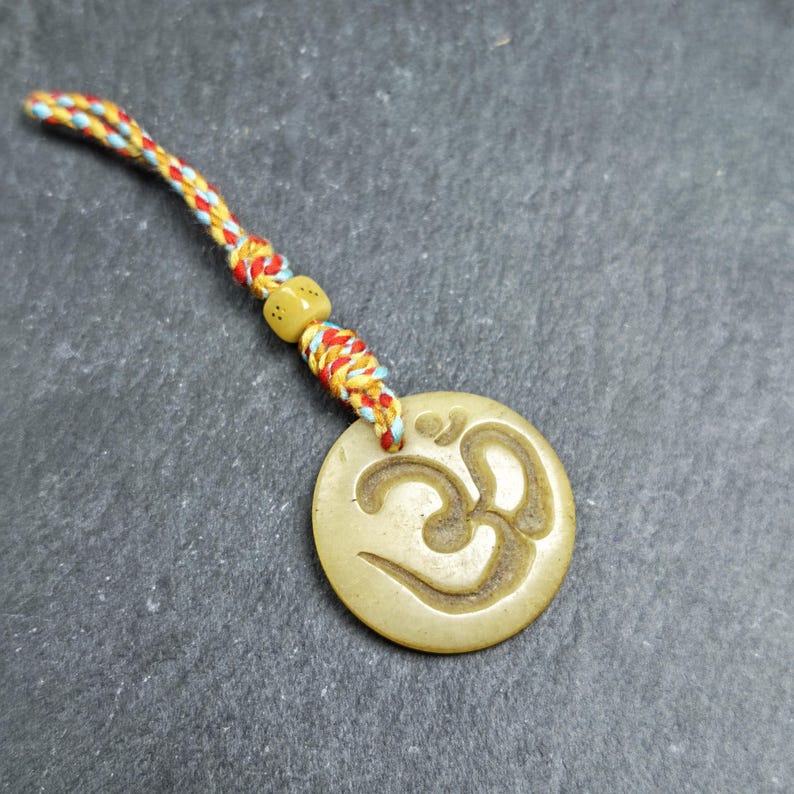 OM Pendant - Hand-carved Tibetan Amulet - Protective Charm for Keychain / Bag Hanging - 30mm