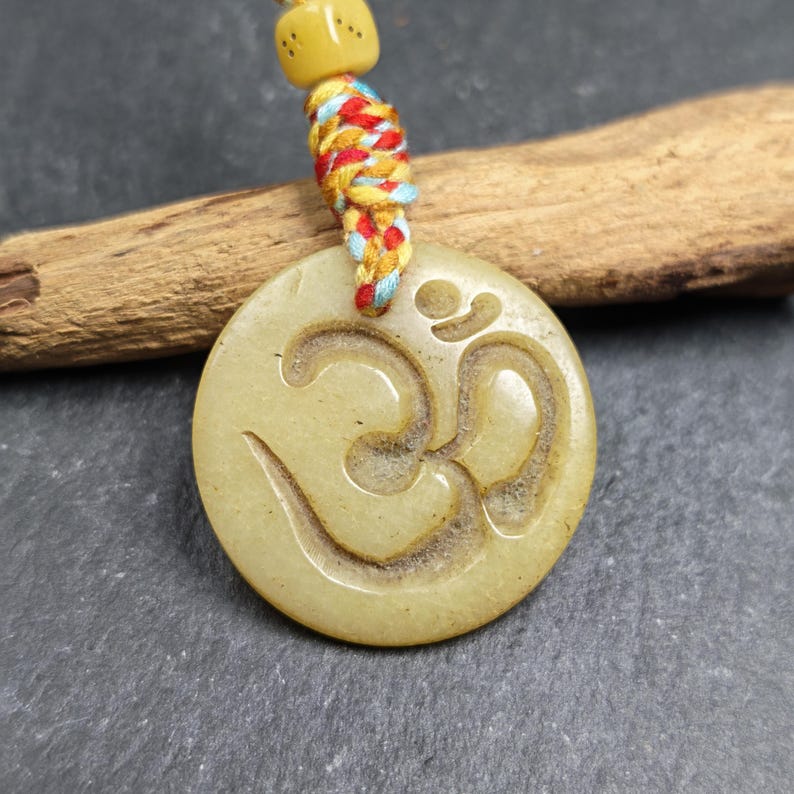 OM Pendant - Hand-carved Tibetan Amulet - Protective Charm for Keychain / Bag Hanging - 30mm