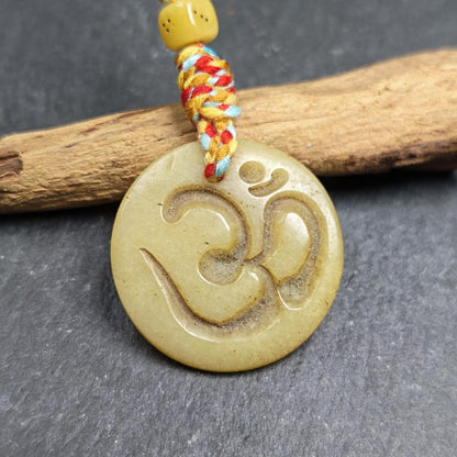 OM Pendant - Hand-carved Tibetan Amulet - Protective Charm for Keychain / Bag Hanging - 30mm